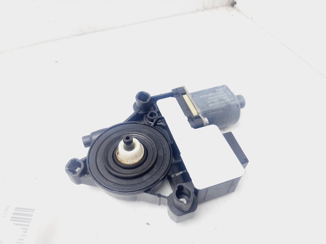 5Q0959811D Motor del elevalunas de la puerta trasera izquierda comprar Almería