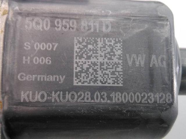 5Q0959811D Motor del elevalunas de la puerta trasera izquierda  comprar en Pontevedra