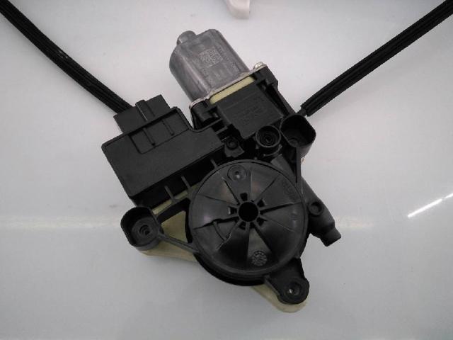 5Q0959811D VAG Motor del elevalunas de la puerta trasera izquierda  disponible Vigo