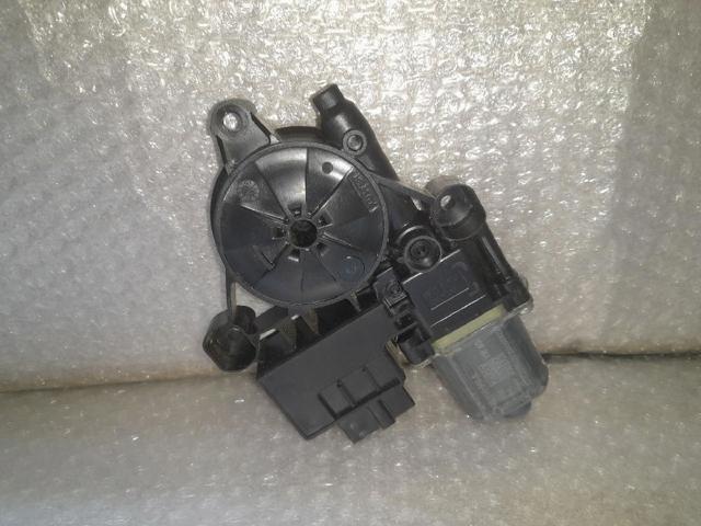 5Q0959812A Motor del elevalunas de la puerta trasera derecha  en stock Castellón