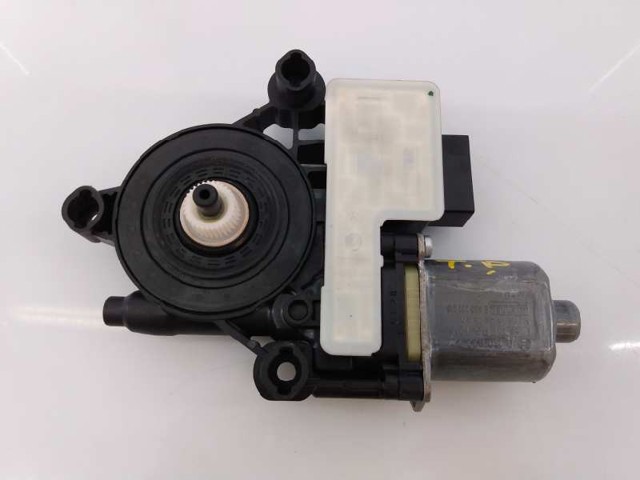 5Q0959812A VAG Motor del elevalunas de la puerta trasera izquierda  disponible Alicante