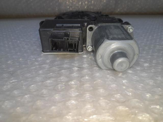 5Q0959812A Motor del elevalunas de la puerta trasera derecha  comprar en Reus