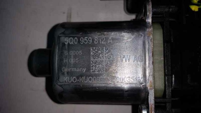 5Q0959812A VAG Motor del elevalunas de la puerta trasera derecha  disponible Vigo