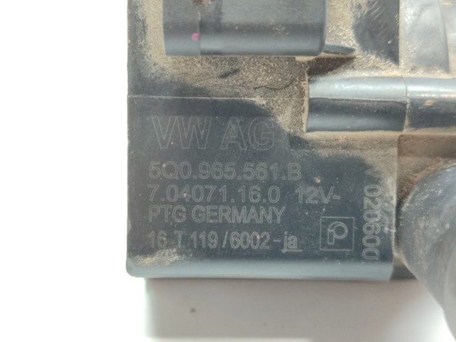 VAG 5Q0965561B Bomba de agua eléctrica auxiliar comprar Barcelona