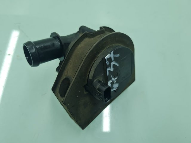 5Q0965567 Bomba de agua eléctrica auxiliar  en stock Sabadell
