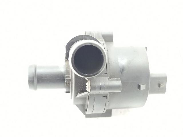 5Q0965567J Bomba de agua eléctrica auxiliar  en stock Granada