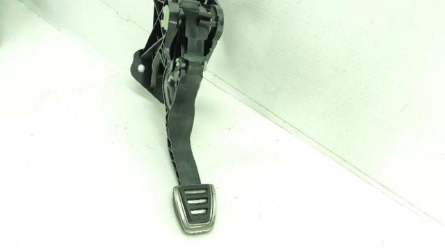 VAG 5Q1721321C Pedal embrague  en stock Terrassa