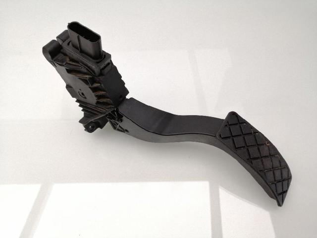 5Q1723503K VAG Pedal del acelerador  disponible Vigo
