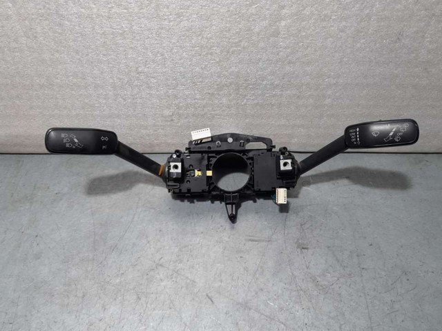 Conmutador de la columna de dirección Volkswagen Golf VIII (CD1, DA1)
