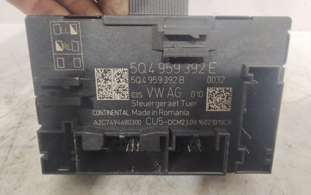 5Q4959392E Unidad de confort de la puerta delantera comprar Sevilla