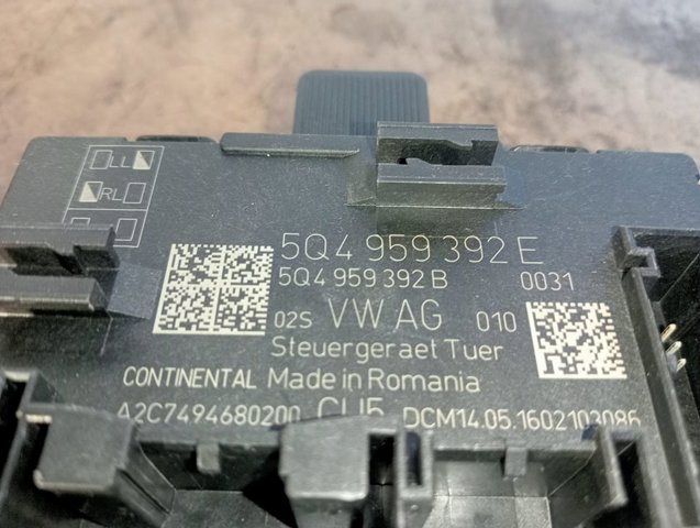 5Q4959392E Unidad de confort de la puerta delantera  comprar en Pontevedra