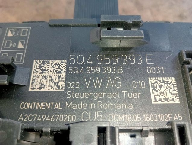 5Q4959393E Unidad de confort de la puerta delantera comprar Sevilla