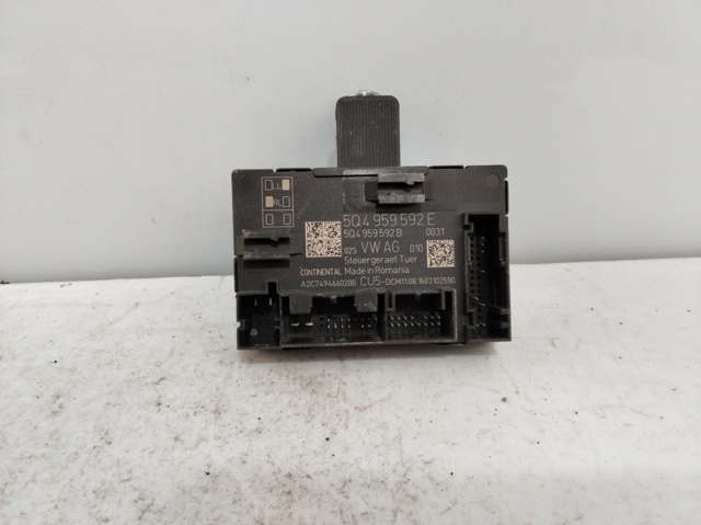 5Q4959592E Unidad de confort de la puerta delantera  comprar en Reus