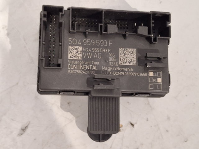 5Q4959593F Unidad de confort de la puerta delantera  disponible Utrera