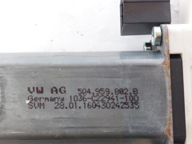5Q4959802B Motor del elevalunas de la puerta delantera derecha  disponible Burgos