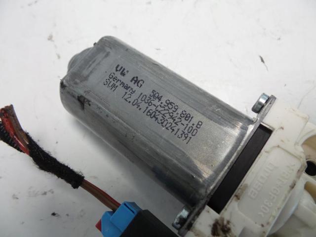 5Q4959802B Motor del elevalunas de la puerta delantera derecha  en stock Sabadell