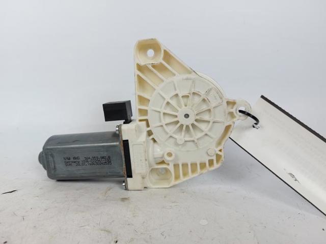VAG 5Q4959802B Motor del elevalunas de la puerta delantera derecha  disponible Valladolid
