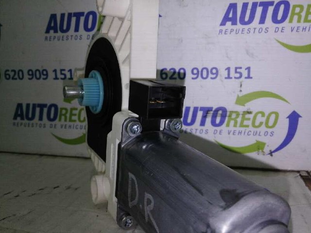 5Q4959802B Motor del elevalunas de la puerta delantera derecha comprar Sevilla