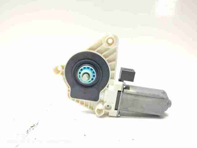 5Q4959802B VAG Motor del elevalunas de la puerta delantera derecha  en stock Huelva