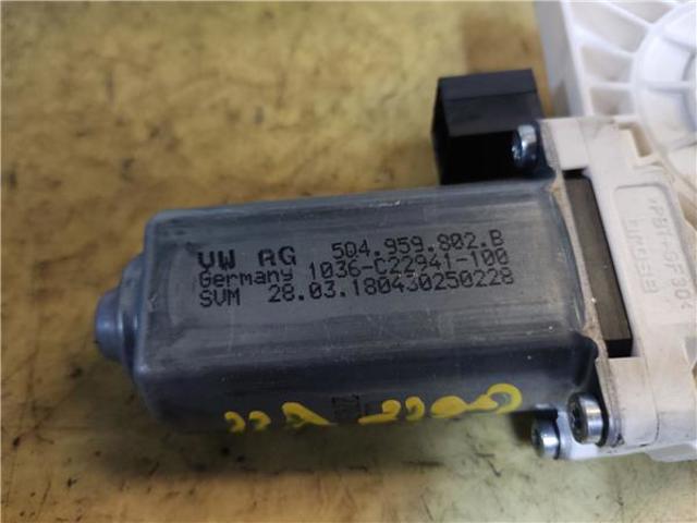 VAG 5Q4959802B Motor del elevalunas de la puerta delantera derecha  disponible España