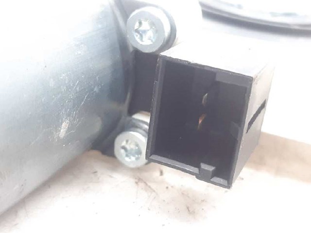 5Q4959802B Motor del elevalunas de la puerta delantera derecha  disponible Málaga