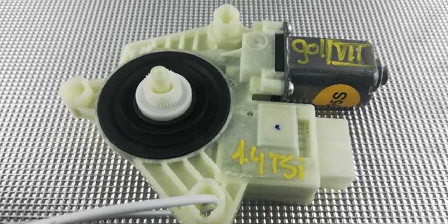 5Q4959811A VAG Motor del elevalunas de la puerta trasera izquierda  en stock Huelva