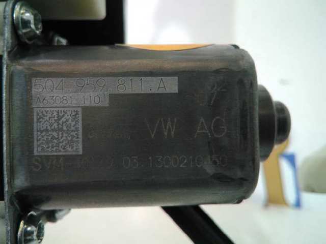 5Q4959811A Motor del elevalunas de la puerta trasera izquierda comprar Sevilla
