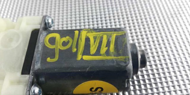 VAG 5Q4959811A Motor del elevalunas de la puerta trasera izquierda  en stock Salamanca