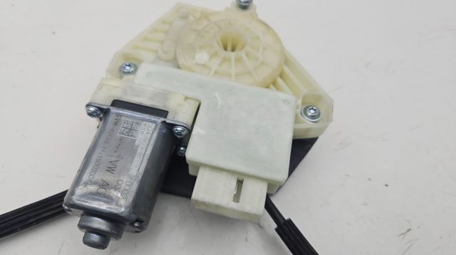 5Q4959811D Motor del elevalunas de la puerta trasera izquierda  en stock Granada