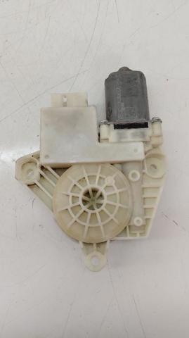 5Q4959811D Motor del elevalunas de la puerta trasera izquierda  disponible Málaga