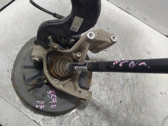 Muñón de eje, cuerpo del eje, trasero izquierdo  5QF505435F VAG