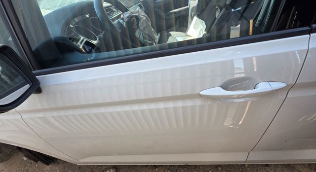 Puerta del conductor Volkswagen Touran III (5T1)