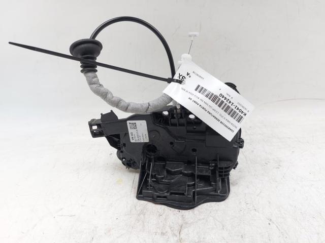5TA839015K VAG Cerradura de puerta trasera izquierda  disponible Alicante