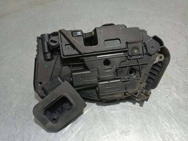 5TA839016E Cerradura de la puerta trasera derecha  en stock Sabadell