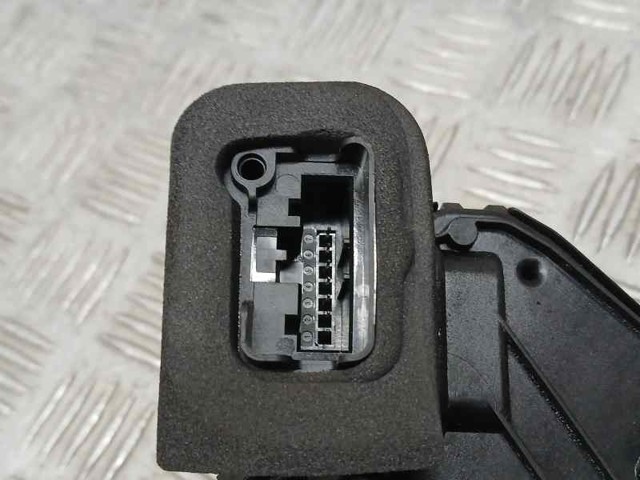 5TA839016E VAG Cerradura de la puerta trasera derecha  en stock Huelva