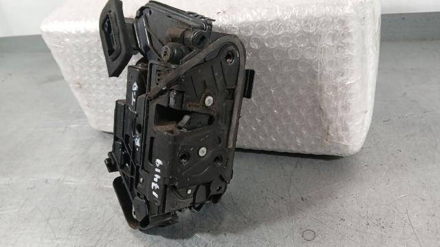 5TA839016E Cerradura de la puerta trasera derecha  en stock Castellón