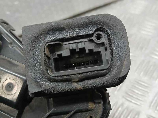 5TA839016E VAG Cerradura de la puerta trasera derecha  en stock Huelva