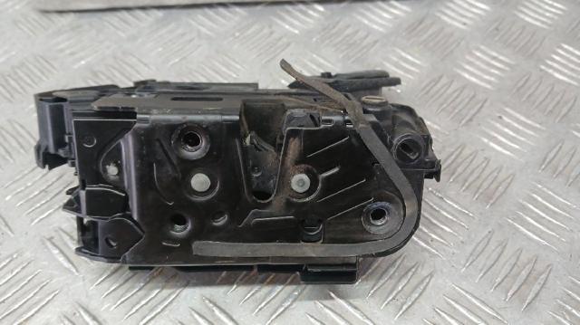 VAG 5TA839016E Cerradura de la puerta trasera derecha  comprar en Ponferrada