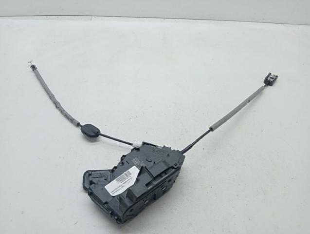 5TA839016L Cerradura de la puerta trasera derecha  en stock Castellón