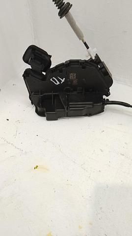 VAG 5TA839016Q Cerradura de la puerta trasera derecha  disponible España