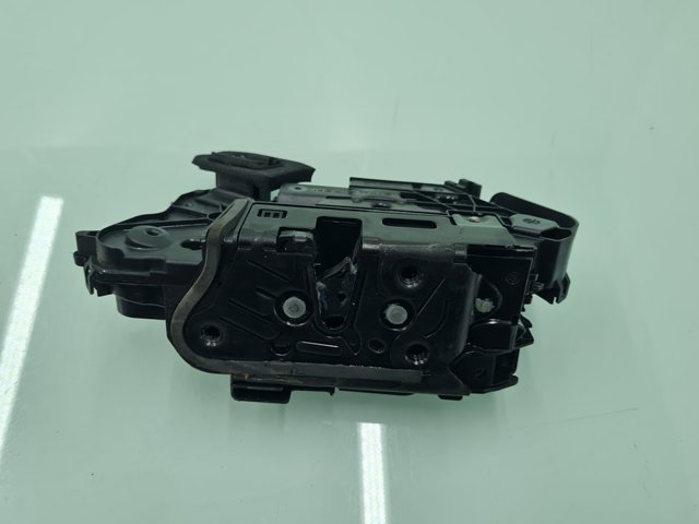 5TB837015 VAG Cerradura de puerta delantera izquierda  comprar en Oviedo