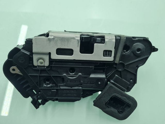 5TB837015 VAG Cerradura  en stock Córdoba