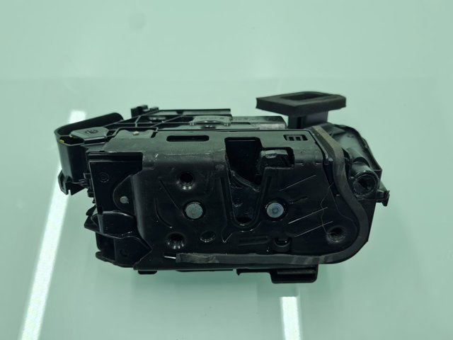 VAG 5TB837016 Cerradura de puerta delantera derecha  comprar en Albacete