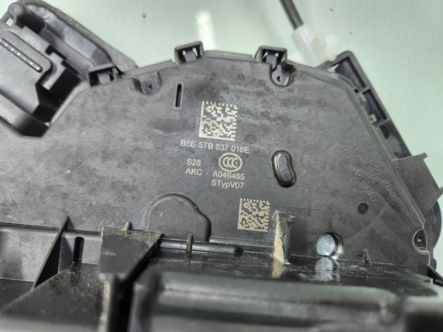 VAG 5TB837016E Cerradura de puerta delantera derecha comprar Barcelona