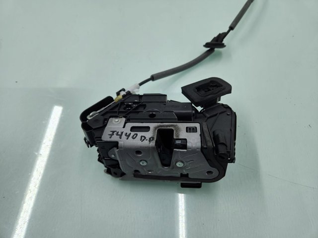 5TB837016E Cerradura de puerta delantera derecha  en stock Sabadell