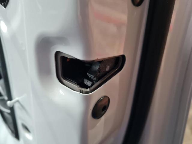 5TB837016E VAG Cerradura de puerta delantera derecha comprar Bilbao