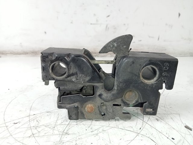 VAG 5U0823509A Cerradura de capó  en stock Terrassa