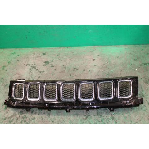 5UP86RXFAB Parrilla del radiador  comprar en Zaragoza
