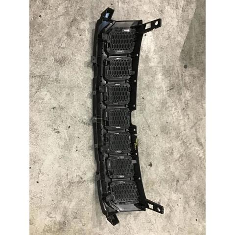 5UP86RXFAB CHRYSLER Parrilla comprar Madrid
