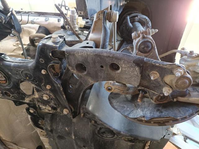 5WA407151 Brazo inferior izquierdo de la suspensión delantera  comprar en Pontevedra